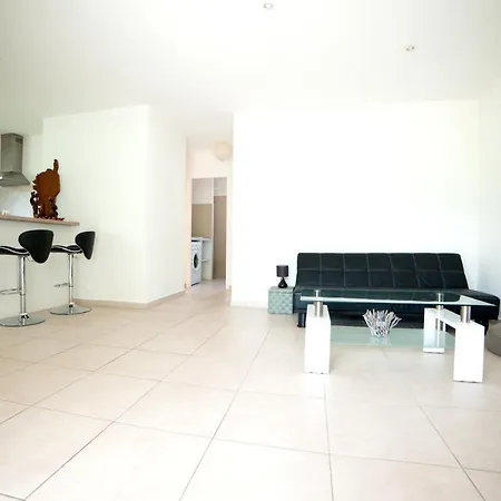 別荘 House With 3 Bedrooms In Porto Vecchio With Wonderful Mountain View Furnished Garden And Wifi 8 Km From The Beach